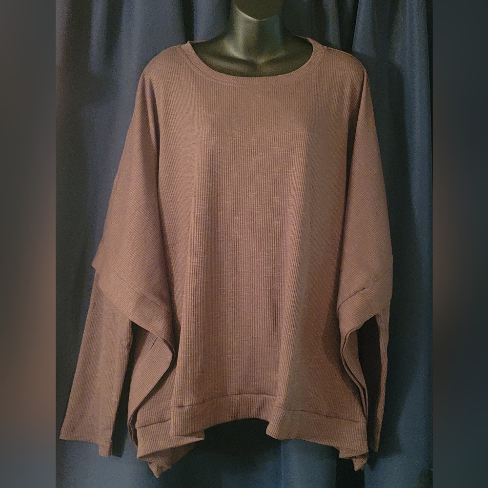 NWT Cotton Bleu long sleeve women's top w/ winged sides